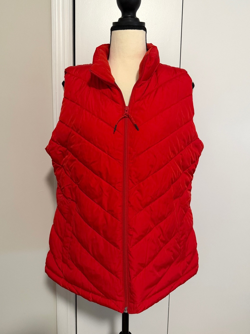 GAP Red Quilted Puffer Vest - Women's Sleeveless Jacket